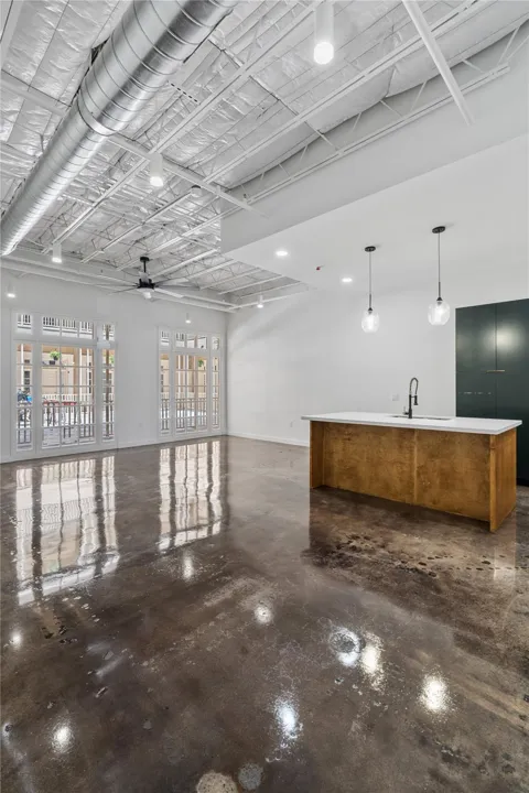 3401 Louisiana #205