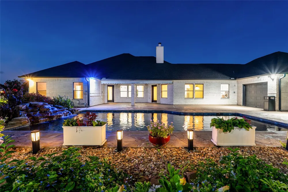 616 County Road 44 Angleton, TX 77515