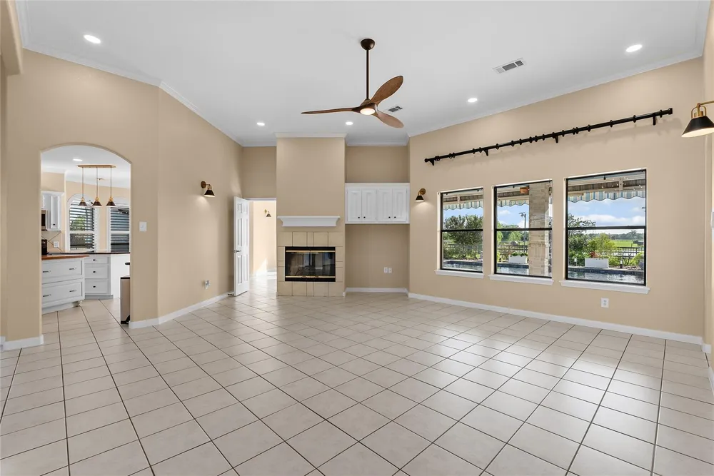 616 County Road 44 Angleton, TX 77515
