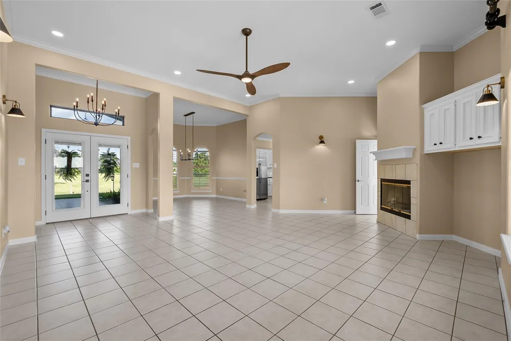 616 County Road 44 Angleton, TX 77515