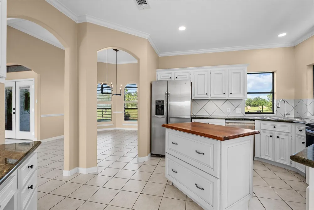 616 County Road 44 Angleton, TX 77515