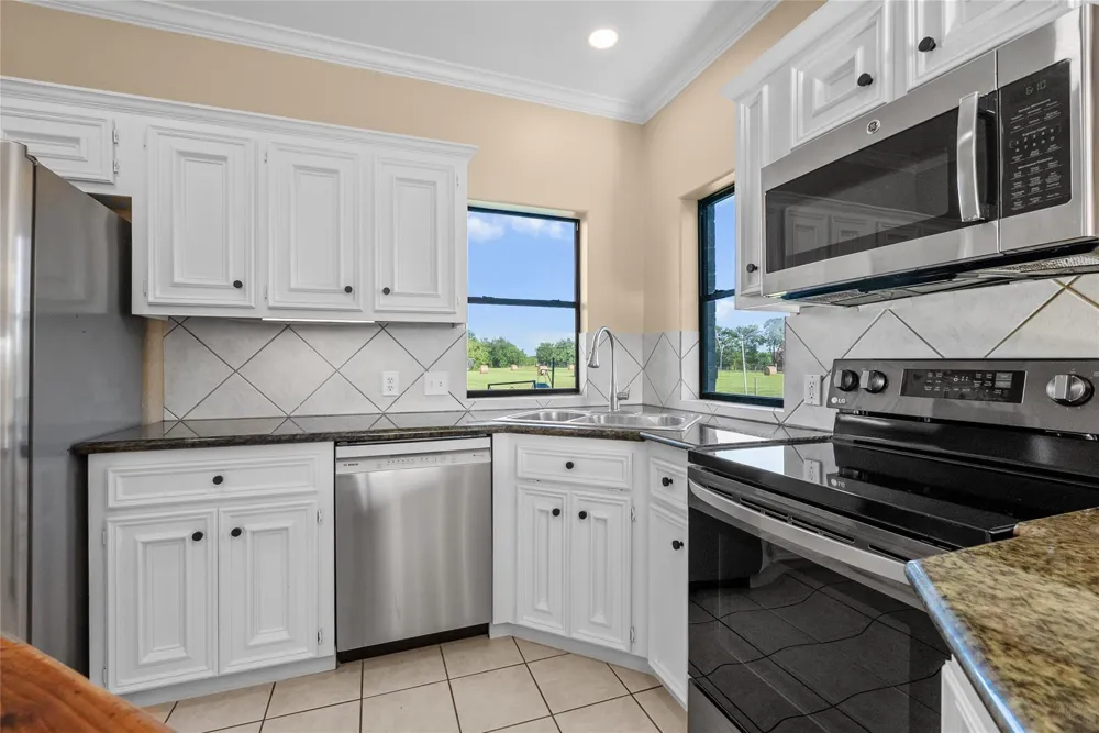 616 County Road 44 Angleton, TX 77515