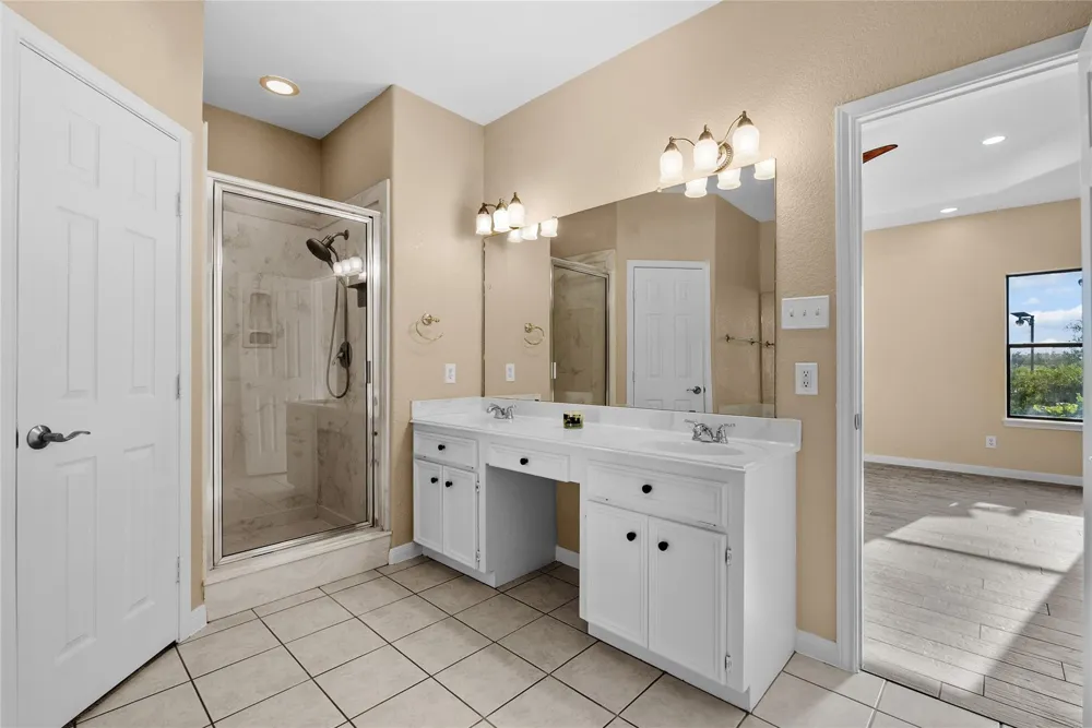 616 County Road 44 Angleton, TX 77515