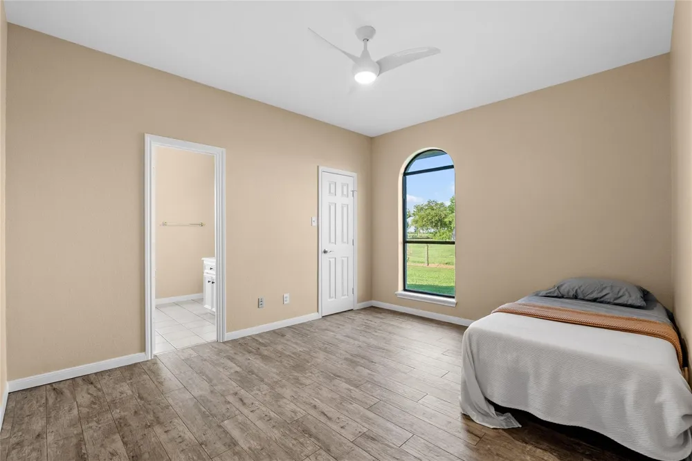 616 County Road 44 Angleton, TX 77515