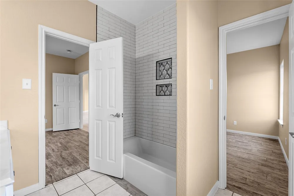 616 County Road 44 Angleton, TX 77515