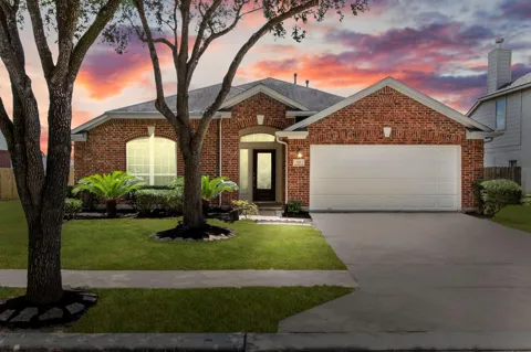 7710 Trail Hollow