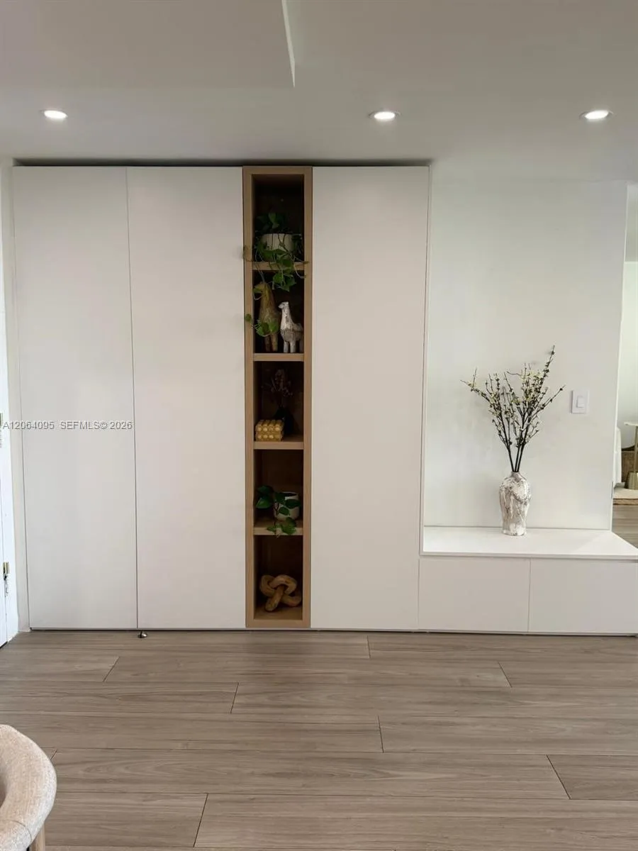 1111 Crandon Blvd #B1004 Key Biscayne, FL 33149