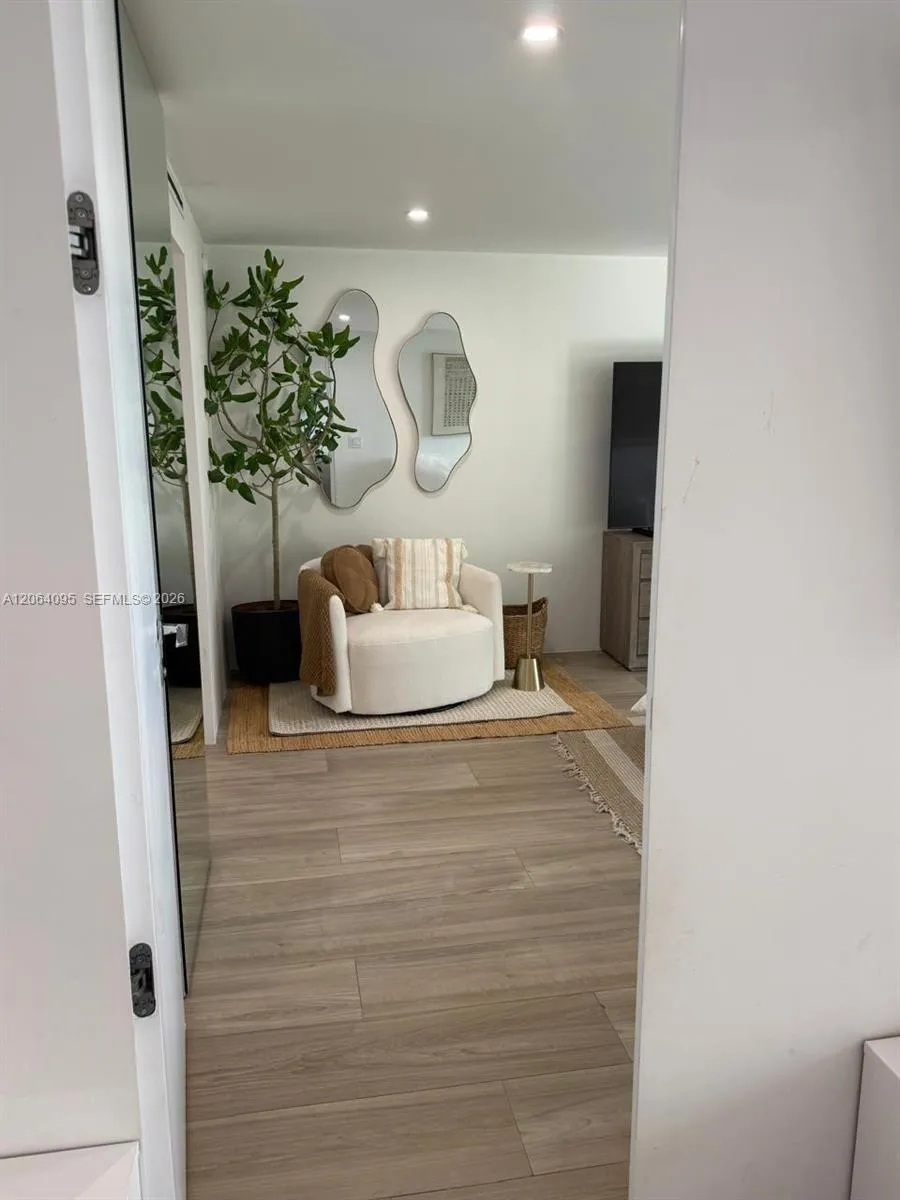 1111 Crandon Blvd #B1004 Key Biscayne, FL 33149