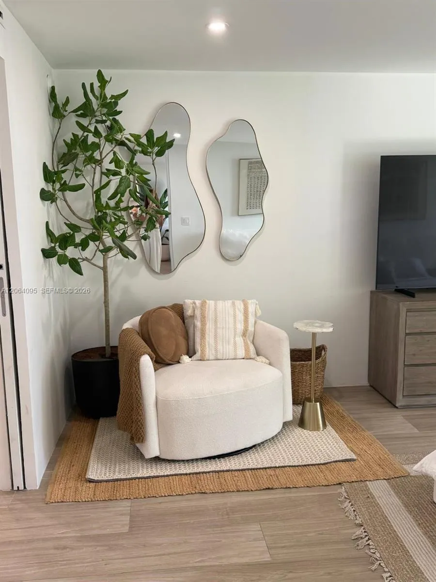 1111 Crandon Blvd #B1004 Key Biscayne, FL 33149