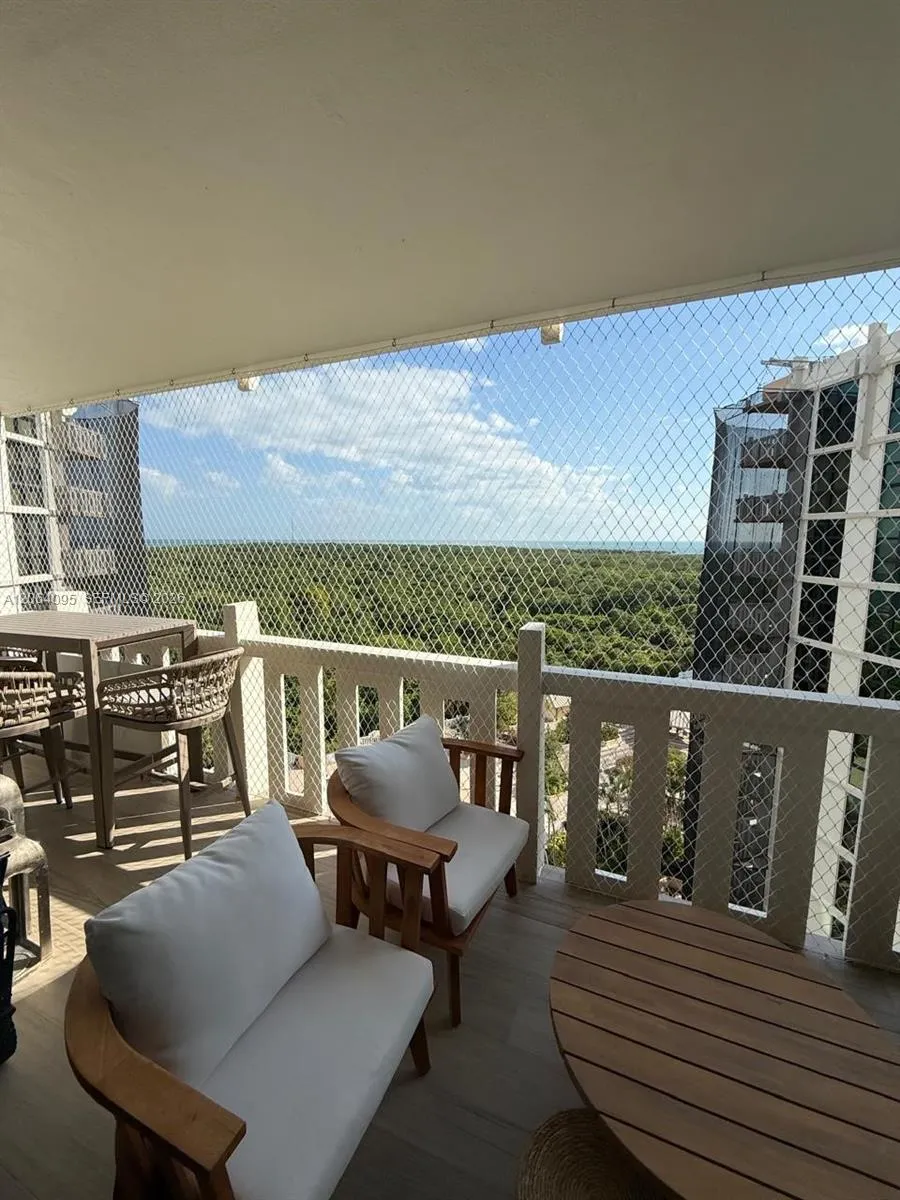 1111 Crandon Blvd #B1004 Key Biscayne, FL 33149