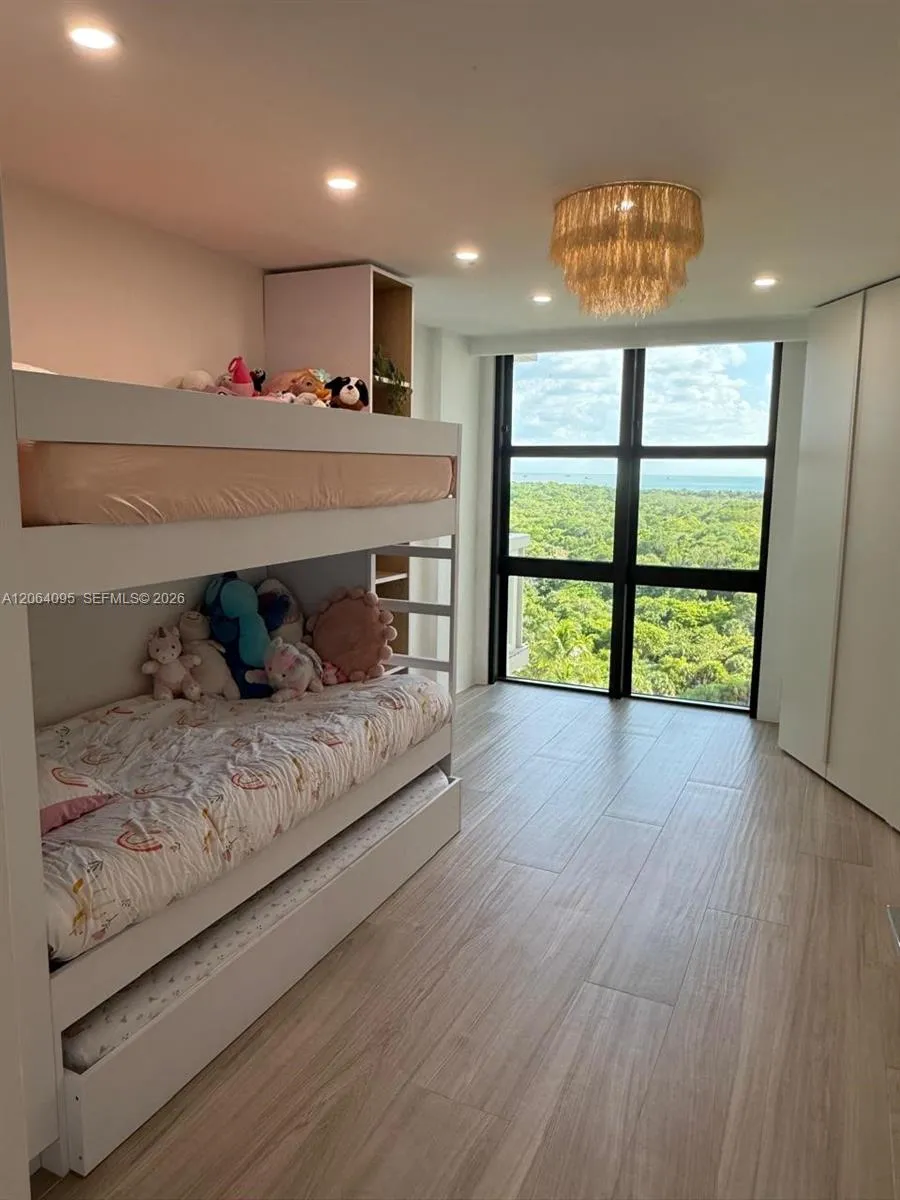 1111 Crandon Blvd #B1004 Key Biscayne, FL 33149