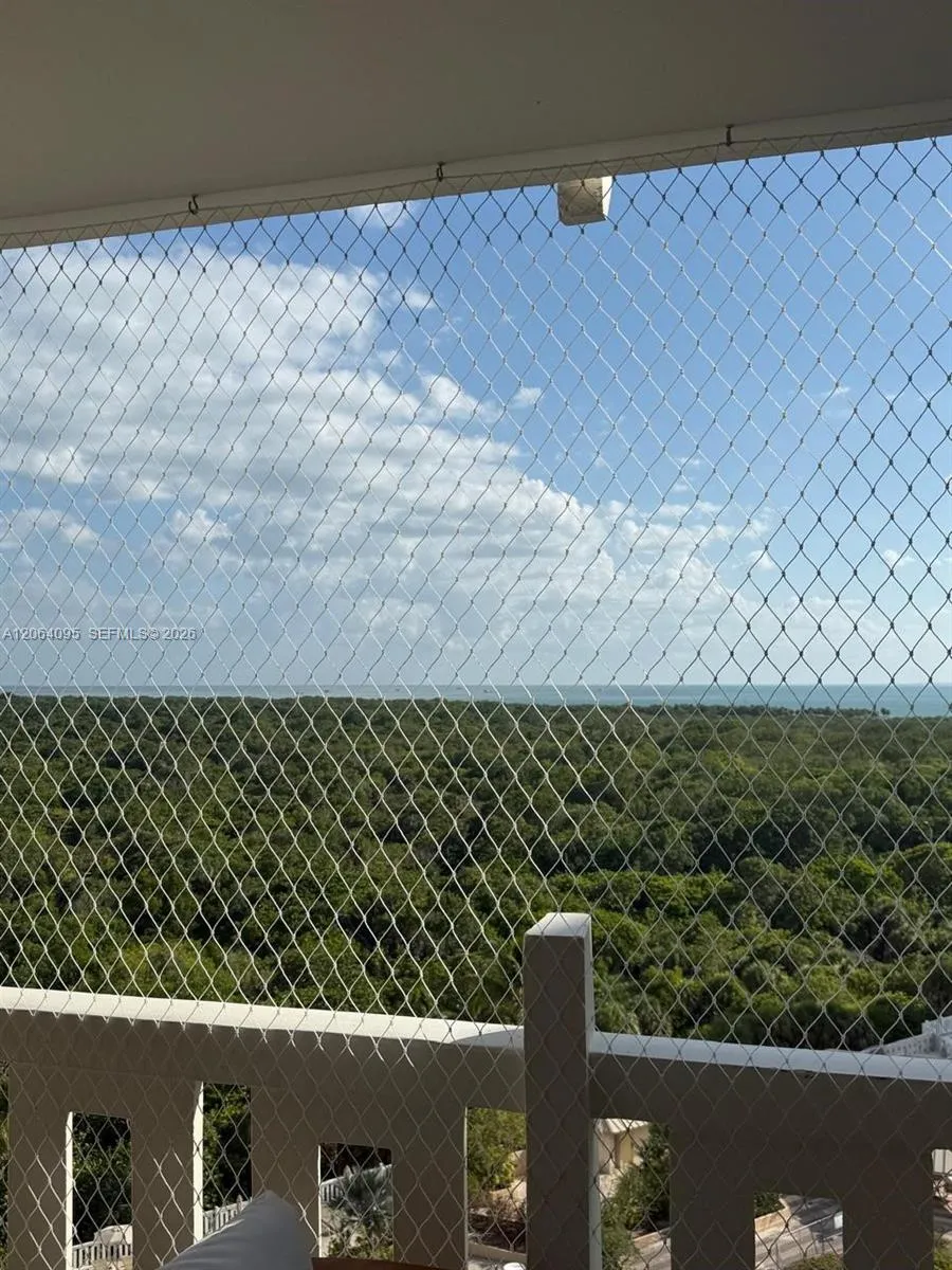 1111 Crandon Blvd #B1004 Key Biscayne, FL 33149