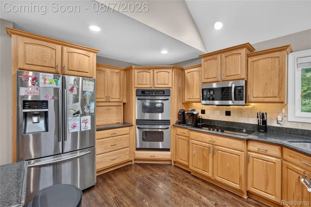 65690 North Avenue Ray Township, MI 48096