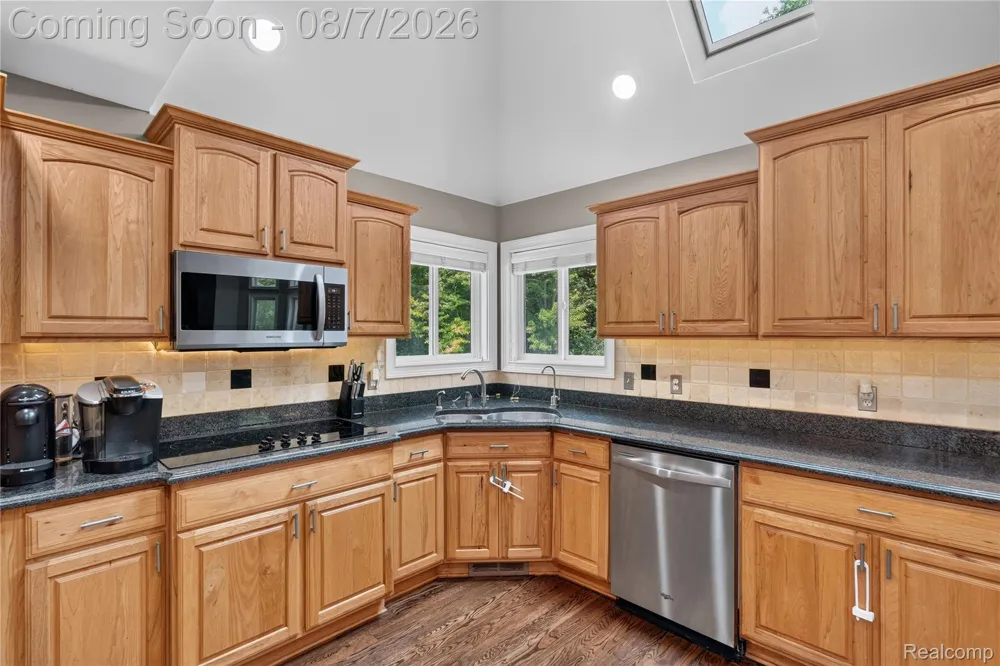 65690 North Avenue Ray Township, MI 48096