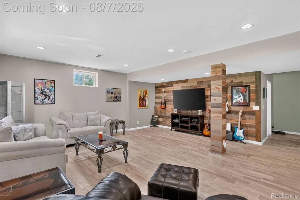 65690 North Avenue Ray Township, MI 48096