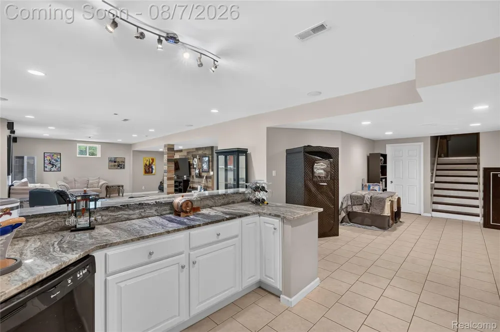 65690 North Avenue Ray Township, MI 48096