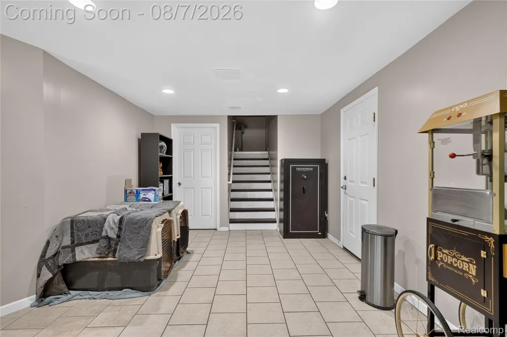 65690 North Avenue Ray Township, MI 48096