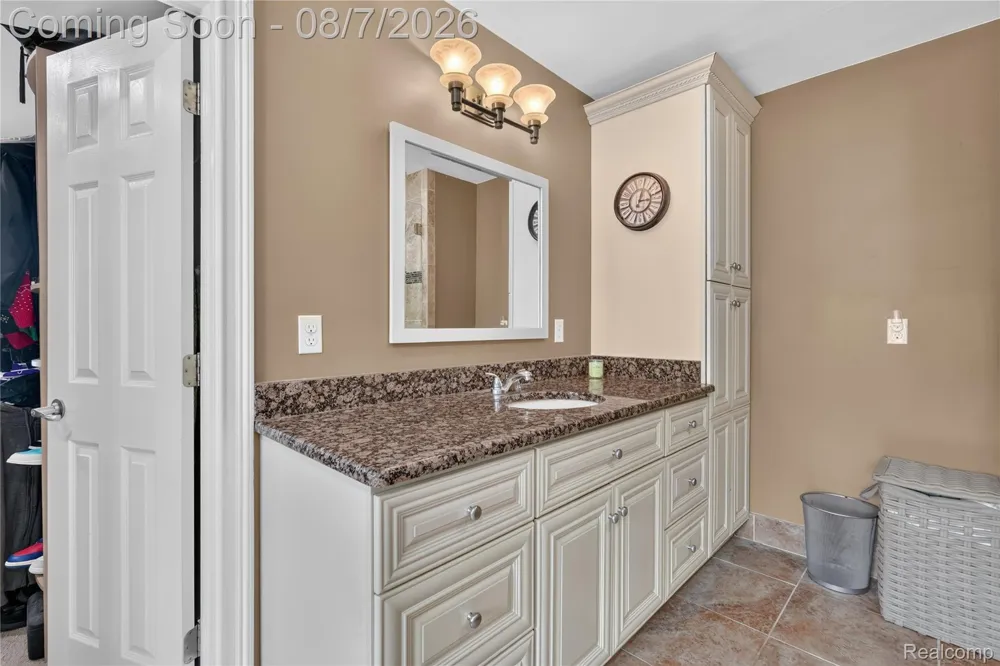 65690 North Avenue Ray Township, MI 48096