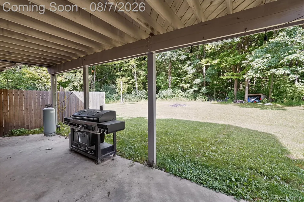 65690 North Avenue Ray Township, MI 48096