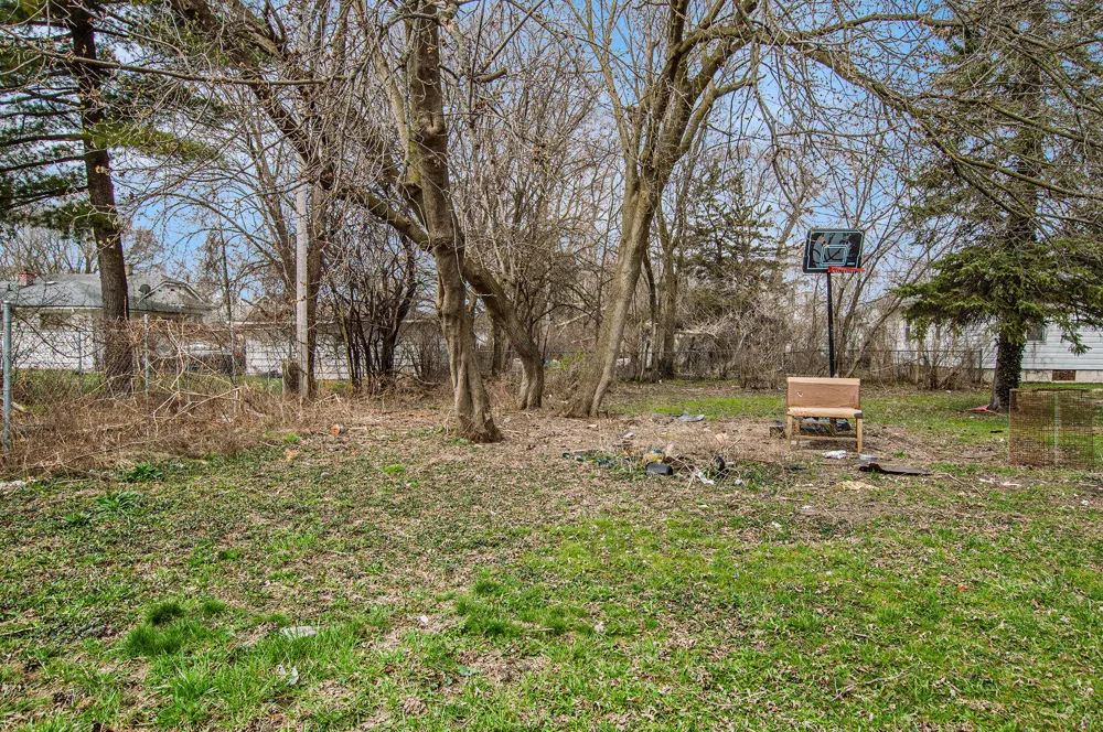 1941 Walcott Street Saginaw, MI 48601