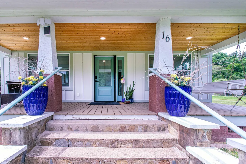 16 Riverside Drive Barnardsville, NC 28709