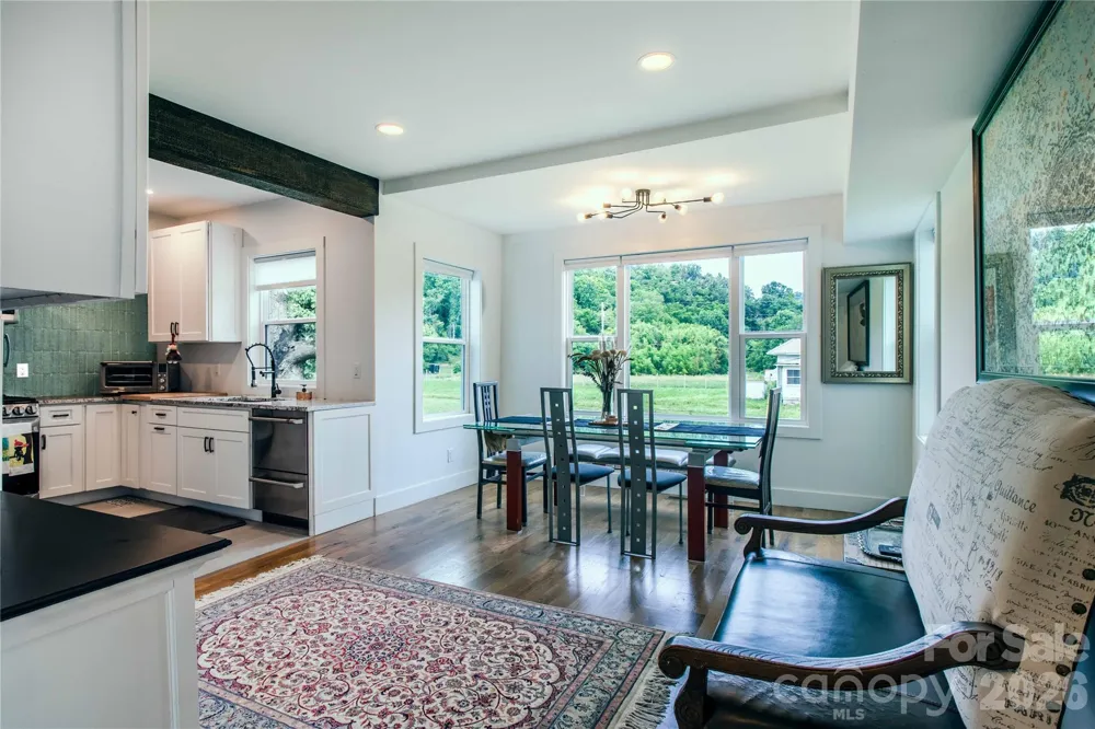 16 Riverside Drive Barnardsville, NC 28709