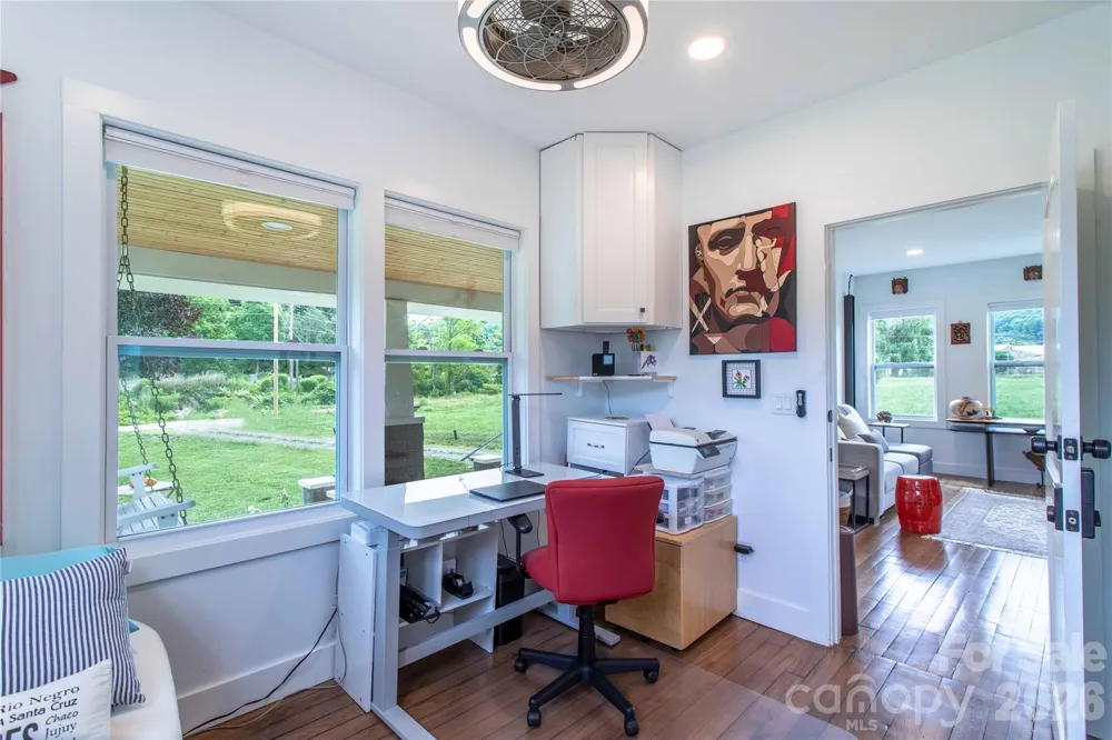 16 Riverside Drive Barnardsville, NC 28709