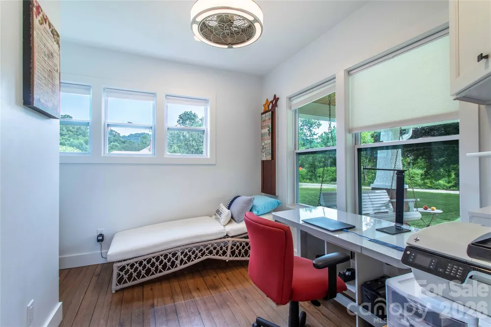16 Riverside Drive Barnardsville, NC 28709
