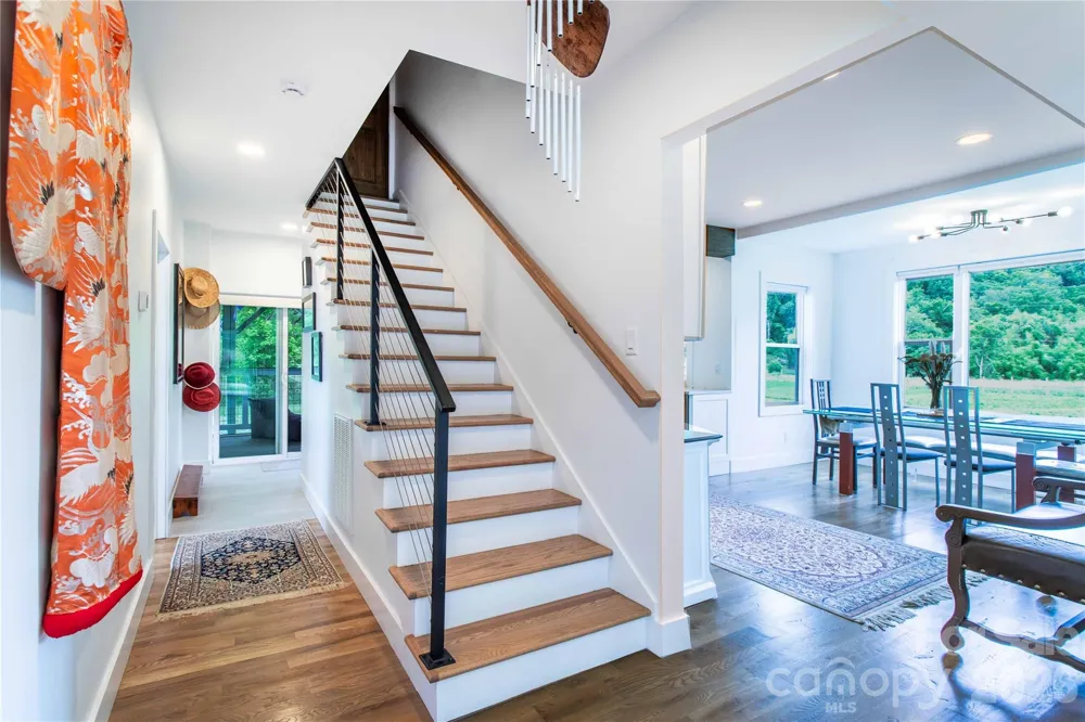 16 Riverside Drive Barnardsville, NC 28709