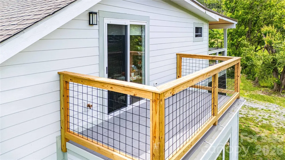 16 Riverside Drive Barnardsville, NC 28709