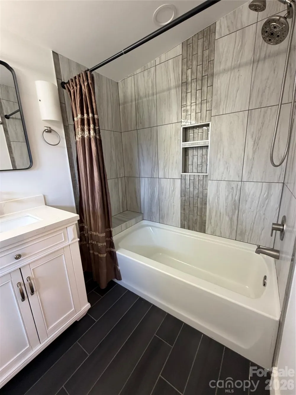 16 Riverside Drive Barnardsville, NC 28709