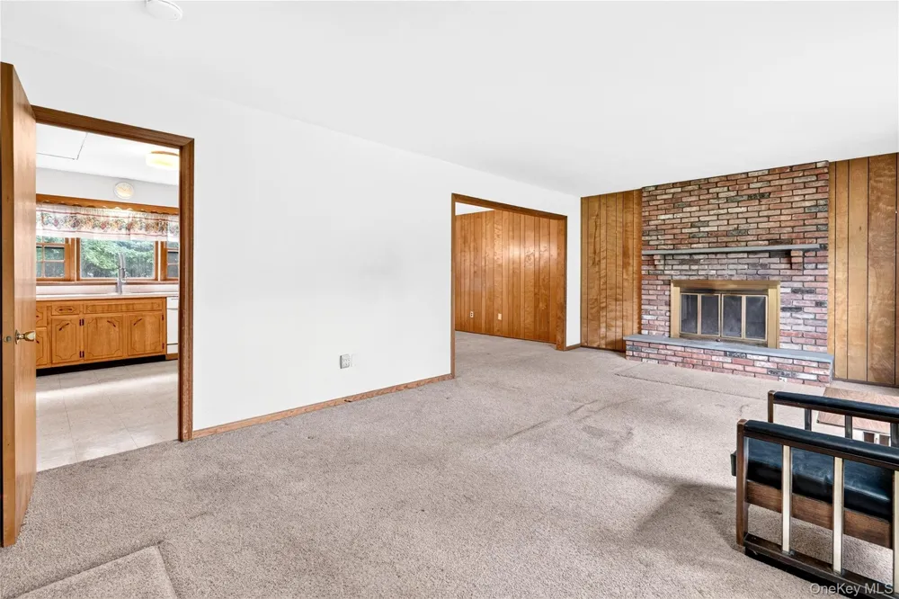 2 Laura Lane Spring Valley, NY 10977