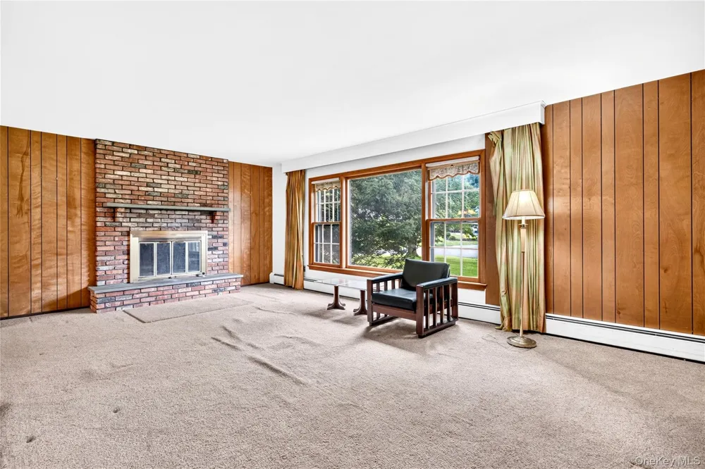 2 Laura Lane Spring Valley, NY 10977