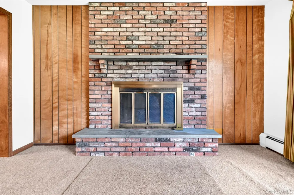2 Laura Lane Spring Valley, NY 10977
