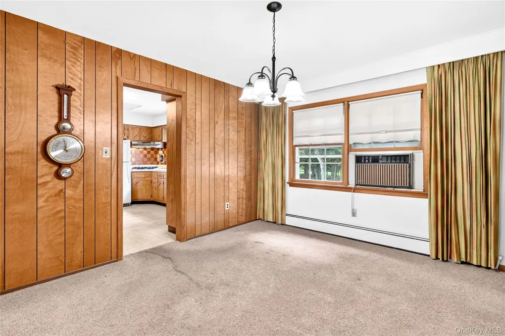 2 Laura Lane Spring Valley, NY 10977