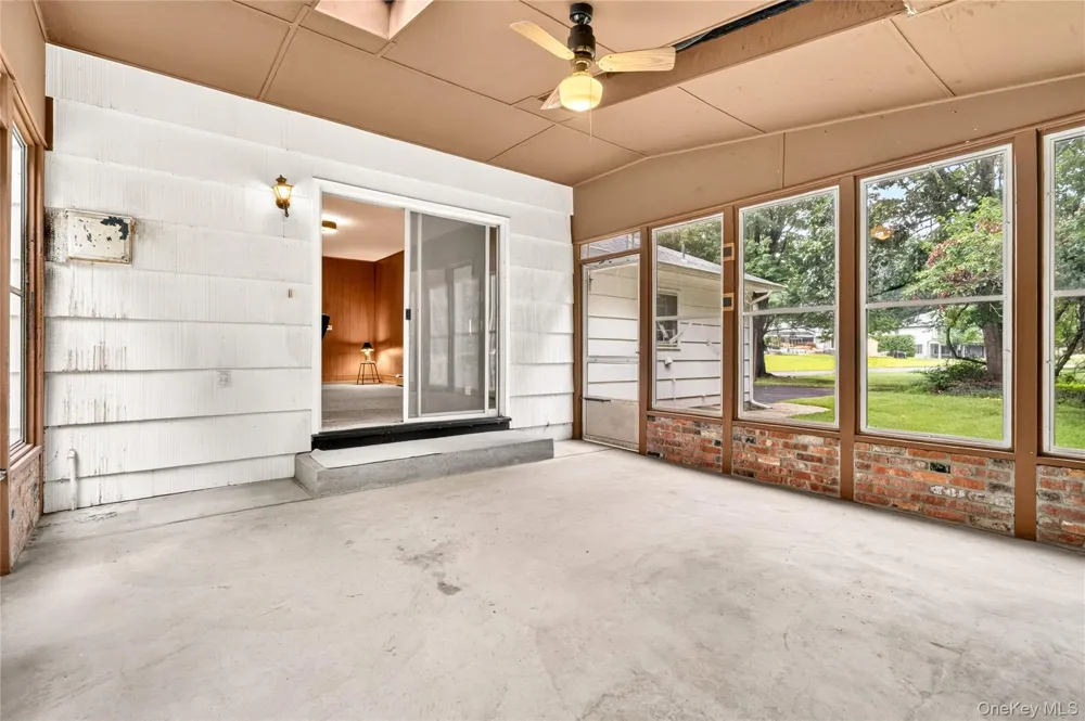 2 Laura Lane Spring Valley, NY 10977
