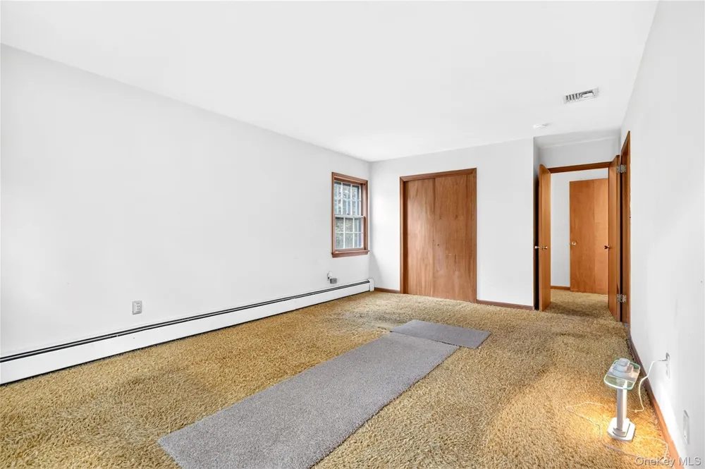 2 Laura Lane Spring Valley, NY 10977