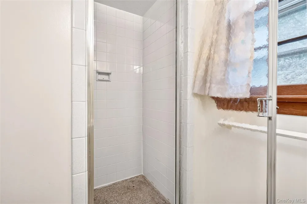 2 Laura Lane Spring Valley, NY 10977
