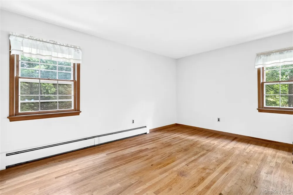 2 Laura Lane Spring Valley, NY 10977