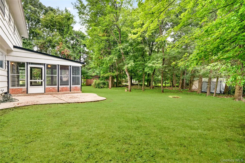 2 Laura Lane Spring Valley, NY 10977
