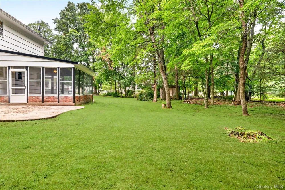2 Laura Lane Spring Valley, NY 10977