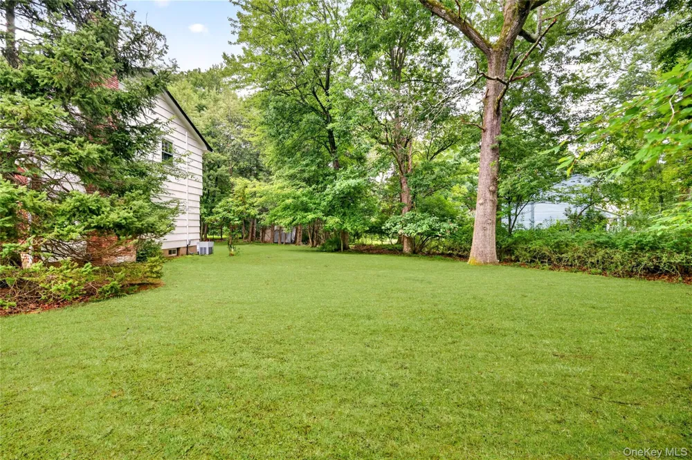 2 Laura Lane Spring Valley, NY 10977