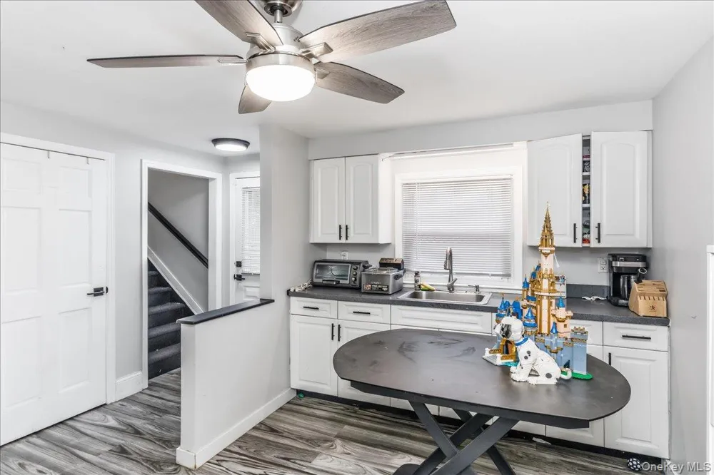 16 Netz Place Albertson, NY 11507