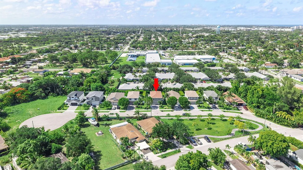 430 LUCKY LANE Delray Beach, FL 33444