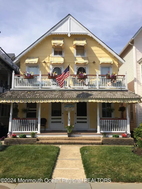 19 Webb Avenue #2