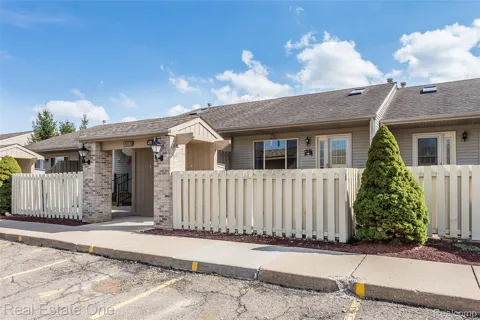 62181 ARLINGTON CIRCLE #4