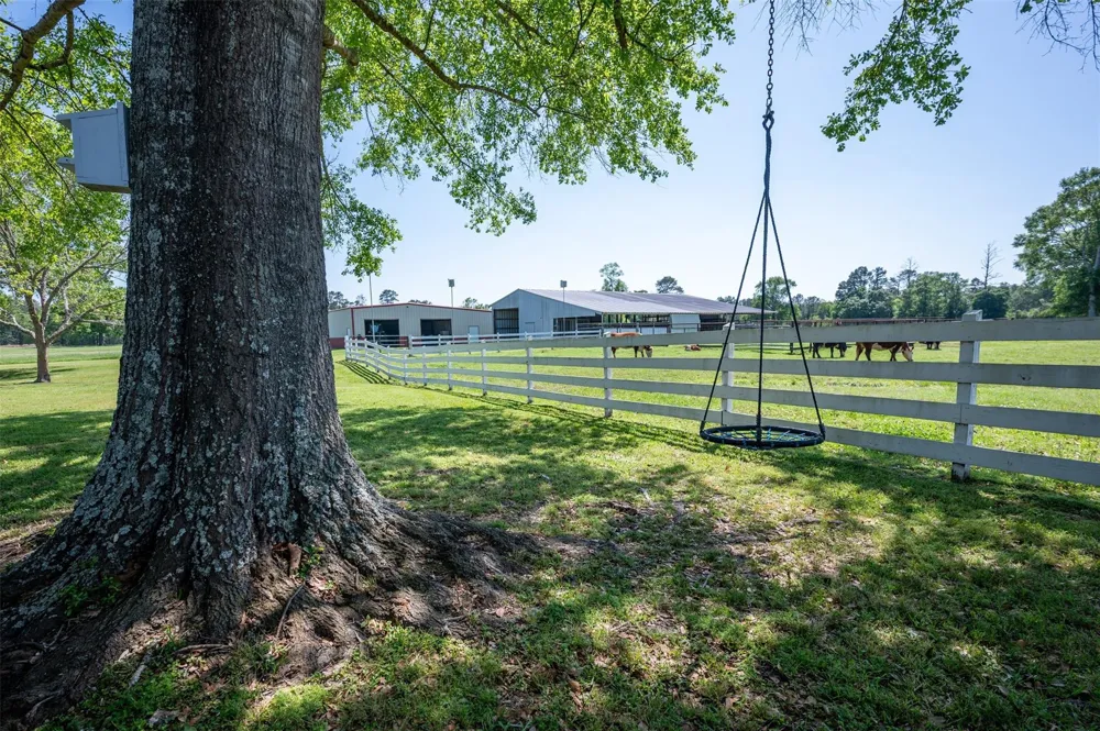 219 County Road 4800 Warren, TX 77664