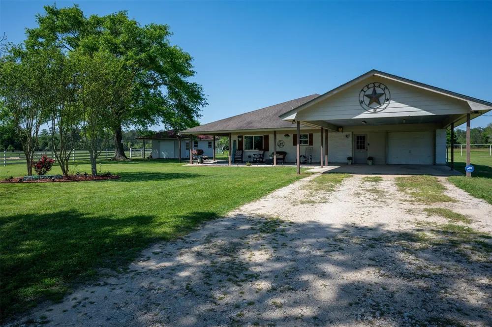219 County Road 4800 Warren, TX 77664