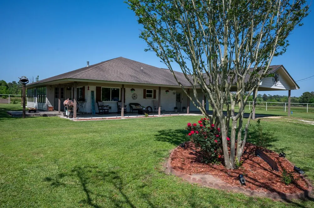 219 County Road 4800 Warren, TX 77664