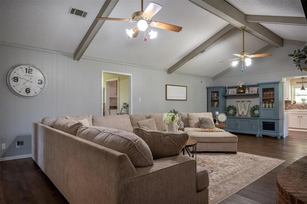 219 County Road 4800 Warren, TX 77664